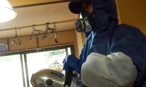 消毒剤の噴霧の様子