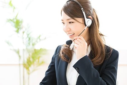 電話とメールで買取のご相談を受けるグッドサービスのオペレーター