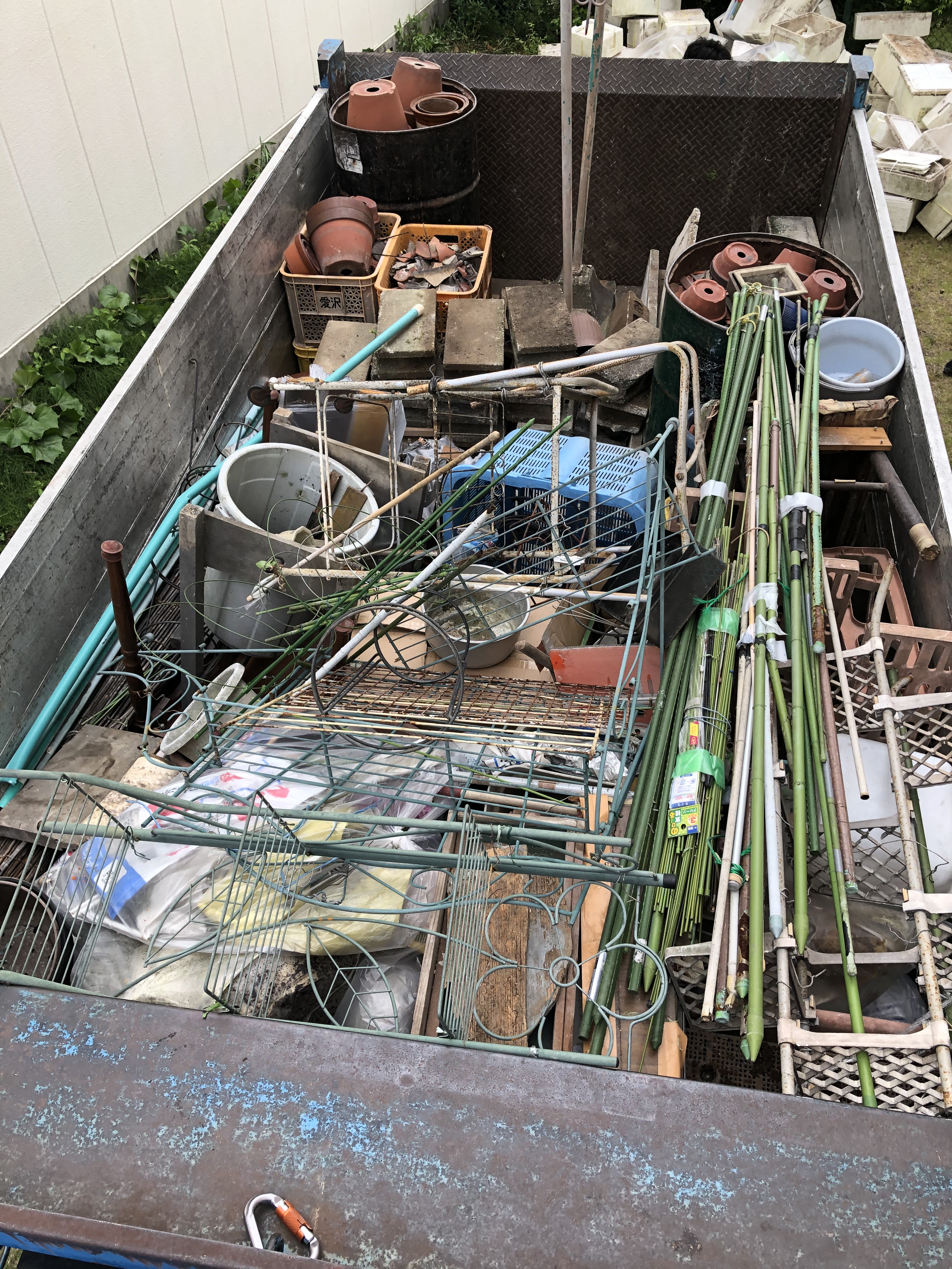 名古屋市内 お庭の片付け作業 名古屋不用品回収グッドサービス