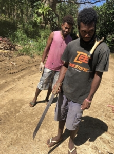 バヌアツの田舎道で出会った原住民