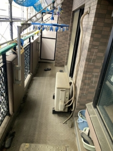 室外機、バケツなど