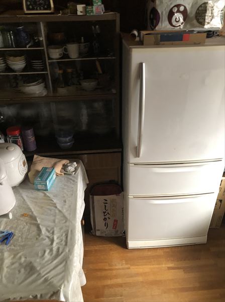 冷蔵庫、食器棚など不用品