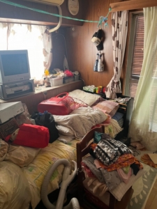 名東区居室片付け前