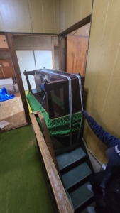 階段前に一旦仮置き 