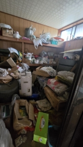 母屋横の倉庫部分