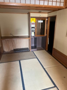 ラブホテル客室片付け後