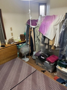 寝室片付け前