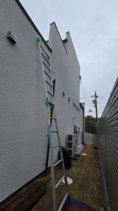 壁部分　脚立養生して