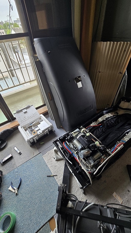 マッサージ解体途中